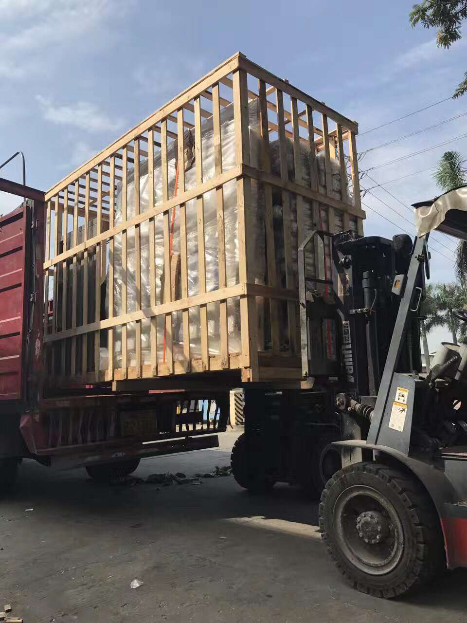 不辭千里護送設備到成都質檢院并精安裝細調試